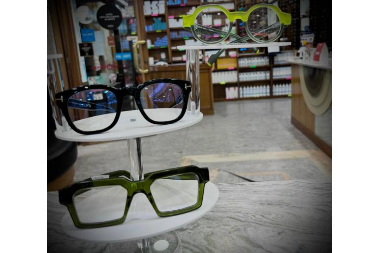 Come la vista influisce sulla postura: legame tra occhiali e benessere fisico